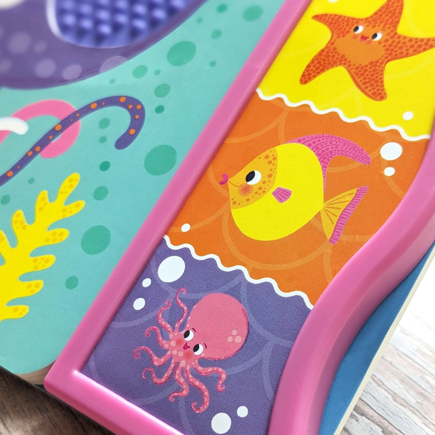 Touch & Feel in the Ocean [Board book] Ridley, Sophie and Wade, Sarah